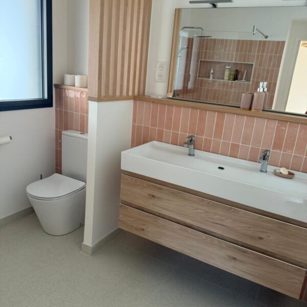 42a586cb-f1b3-4fd2-972d-19297fd22e33